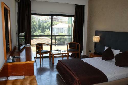 Charles Hotel