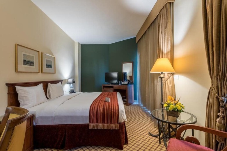 Golden Tulip Galleria Hotel