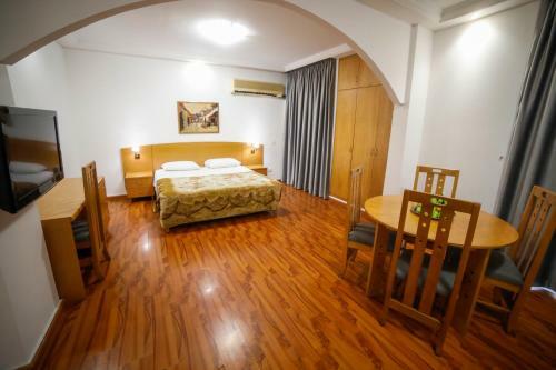 Aparthotel White House Suites