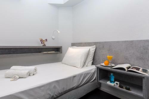 Loc Hospitality Urban Den