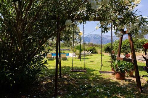 Effie Beach Front Apartment With Pool