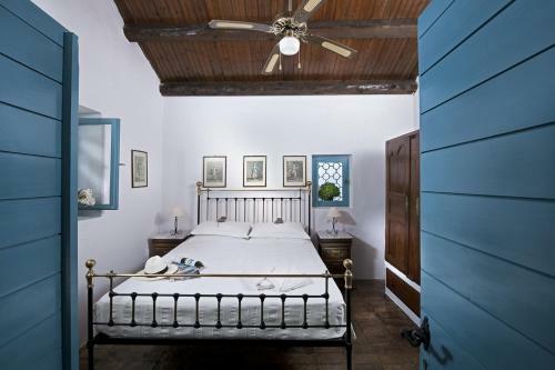 Chlomos Villa Sleeps 16 With Pool And Wifi