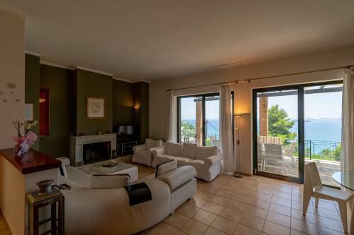 Villa Kommeno Bay 1 , Corfu