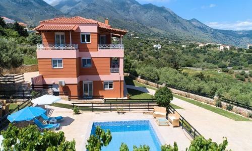 Aqua Mare Villa With Heated Pool