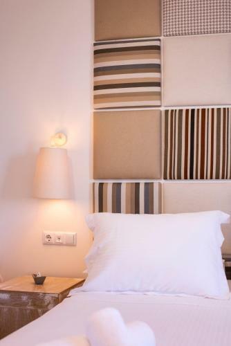 Hotel Acron Suites