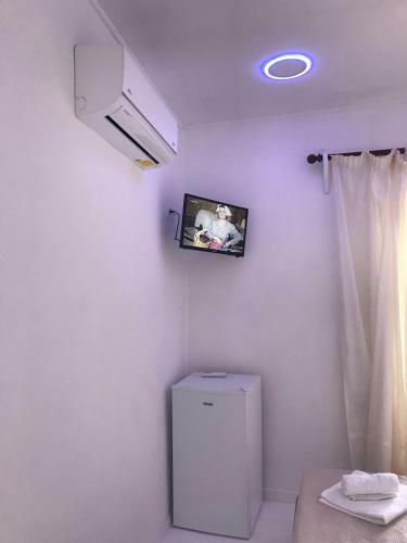 Hostal Tolos Budget Rooms Loggos
