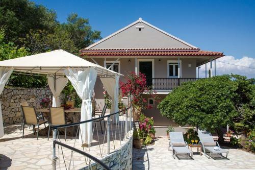 Chryssa Villa