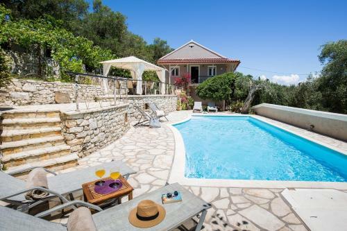 Chryssa Villa