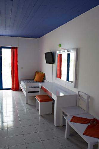 Aparthotel Bouradanis Village Hotel