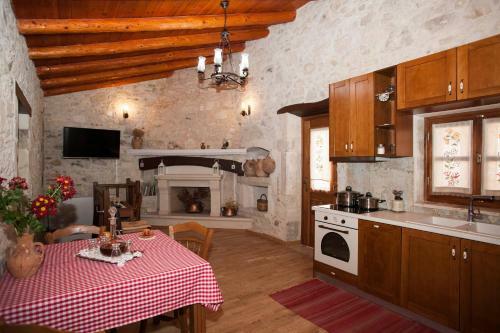 Villa Ariadne Traditional Home