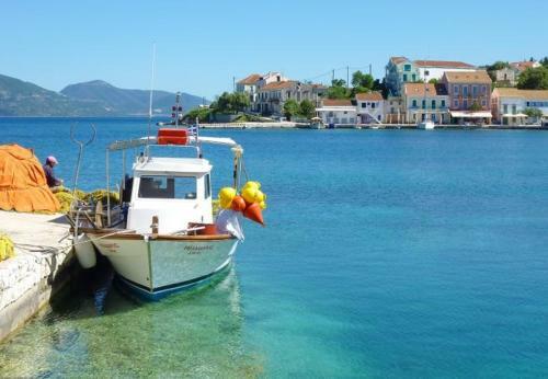 Matsoukata Villa Sleeps 6 With Pool And Air Con