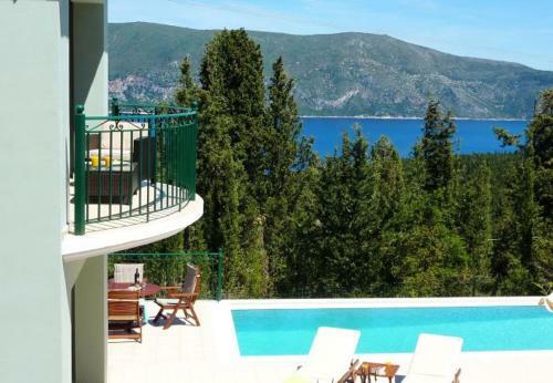 Matsoukata Villa Sleeps 6 With Pool And Air Con