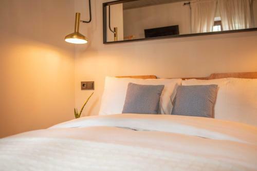 Hostal Philos Guesthouse