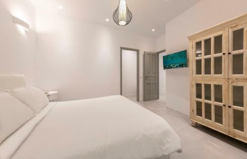 Black Diamond Luxurious Villa Mykonian Blue