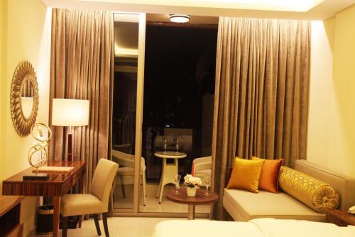 Honey House Hotel