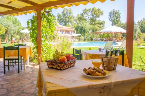 Bed & Breakfast Tellis Holiday Rooms