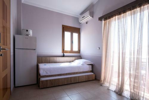 Hostal Cyrenia Guesthouse