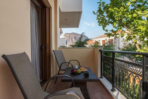 Hostal Cyrenia Guesthouse