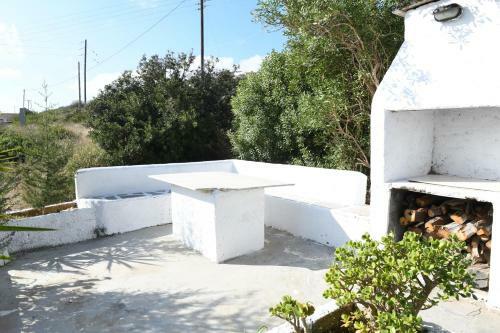 Cycladic House At The Suburbs Of Naousa