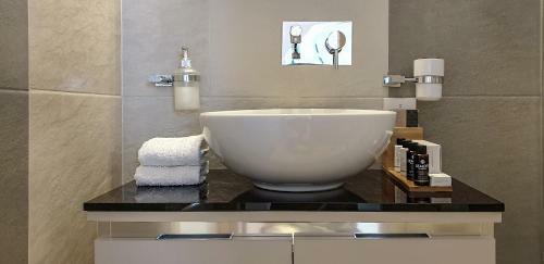 Glaros Boutique Hotel