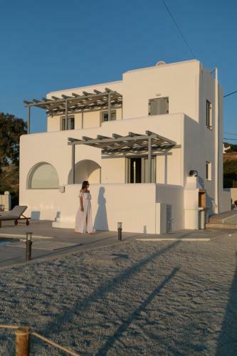 Naxos Infinity Villa And Suites