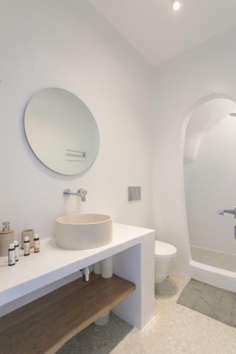 Naxos Infinity Villa And Suites