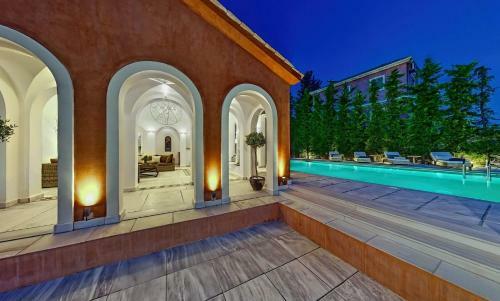Luxury Lefkada Villa Villa Veneziano Pool Jacuzzi 5 Bdr Perigiali