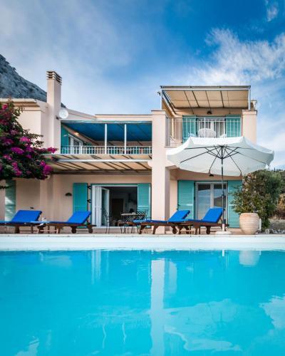 Nisaki Villa Sleeps 6 Pool Wifi