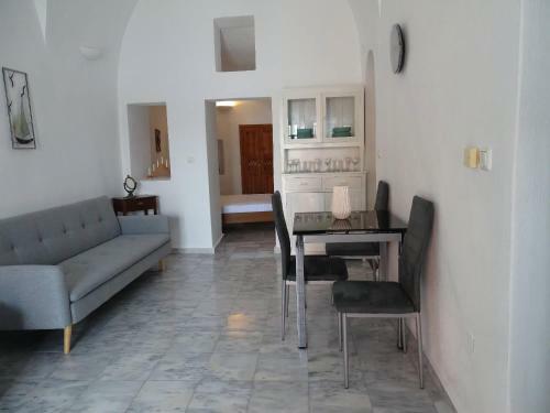 Santoescape House