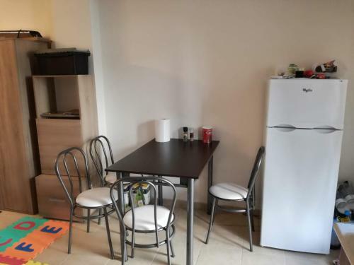 R.a.f 2 House With Garden&parking