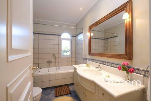Sublime Luxurious Homm Villa In Paiania