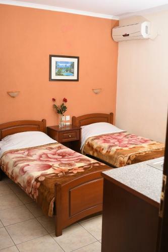 Hotel Manos