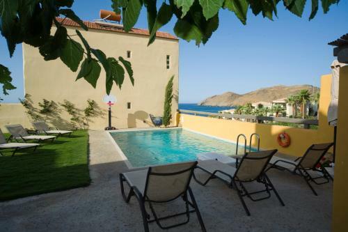 Alkiones Seafront Villas