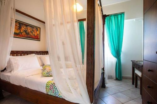 Captivating Bougainvillea Apartment In Panormos