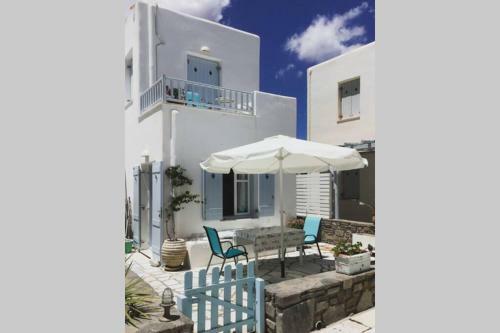 Fairy-tale Seafront Cycladic Home