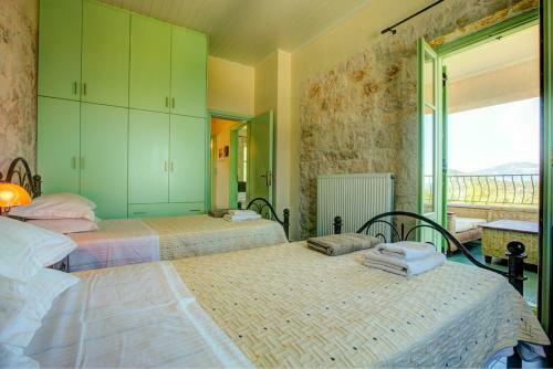 Perachori Villa Sleeps 6 Pool Air Con Wifi