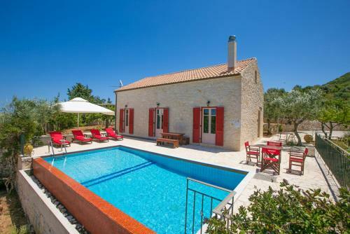 Perachori Villa Sleeps 4 Pool Air Con Wifi