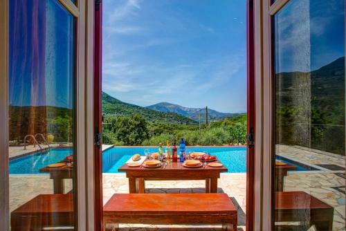 Perachori Villa Sleeps 4 Pool Air Con Wifi