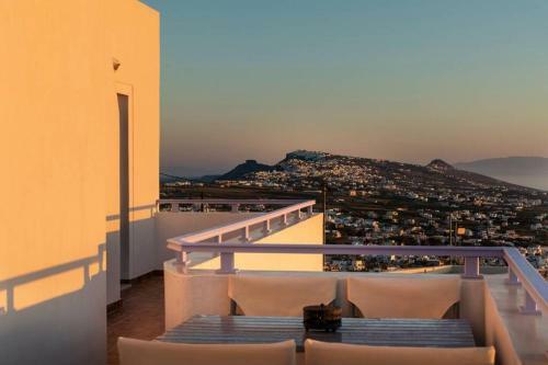 Dreamstate Cycladic Apartment