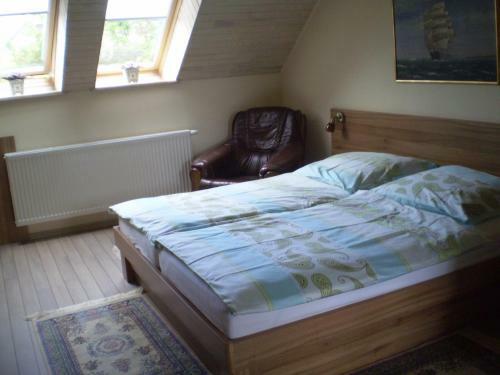 Hostal Molo U?eiga Inn