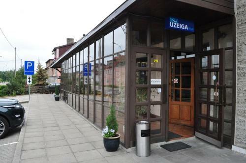 Hostal Molo U?eiga Inn