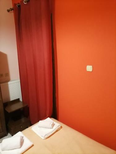 Hostal Guesthouse Chotos