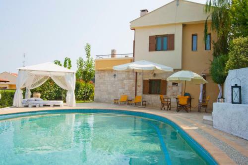 Bozis Private Pool Villa, Siviri