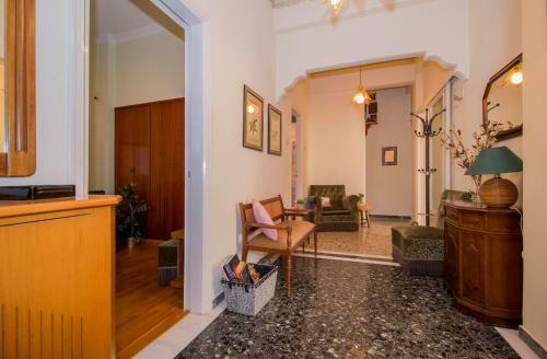 Laconian Collection Lina's Main Floor Apartment