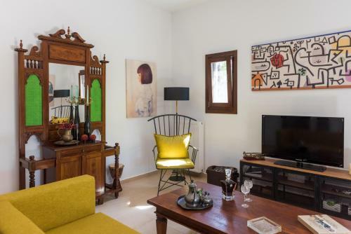 Aniso Villa