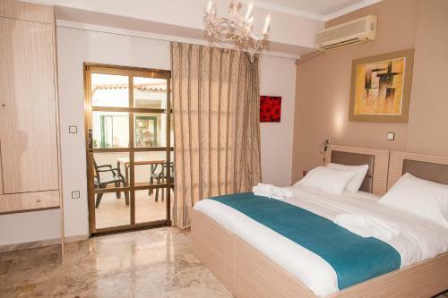 Rose Hotel