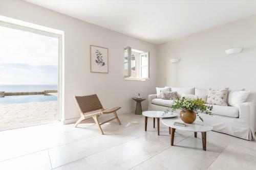 Villa Amani Living