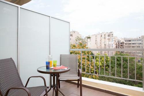 City Plaza Apartments & Rooms