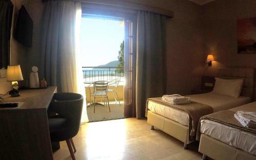 Sunwaves Beach Hotel