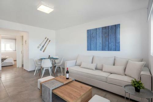 Hostal Costa Vasia Suites And Apartments